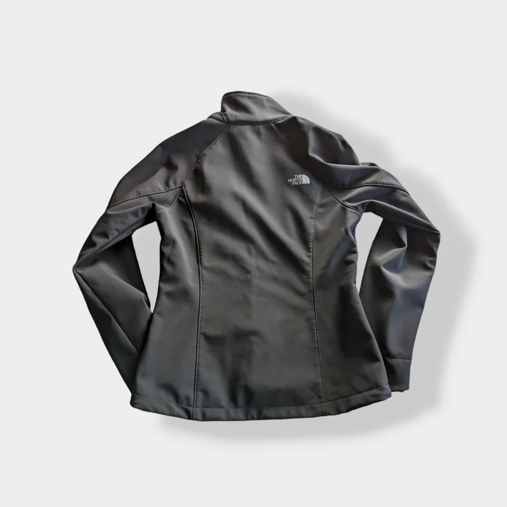 The North Face® Ladies Apex Barrier Soft Shell Jacket - Picture 6 of 7